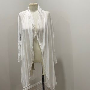 Caren Forbes white topper OS